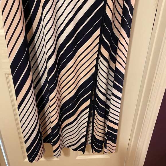 5/$20 Flowy wrap dress - Picture 5 of 5